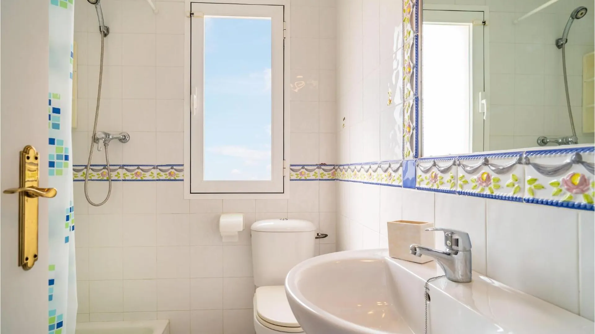 2 Bedroom Awesome Apartment In La Cala De Mijas